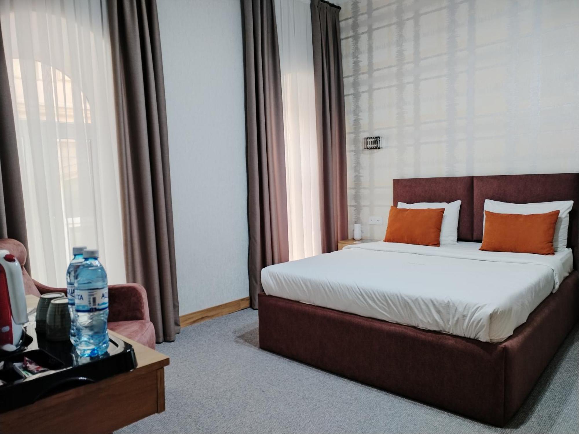 Pera Hotel Bakoe Buitenkant foto