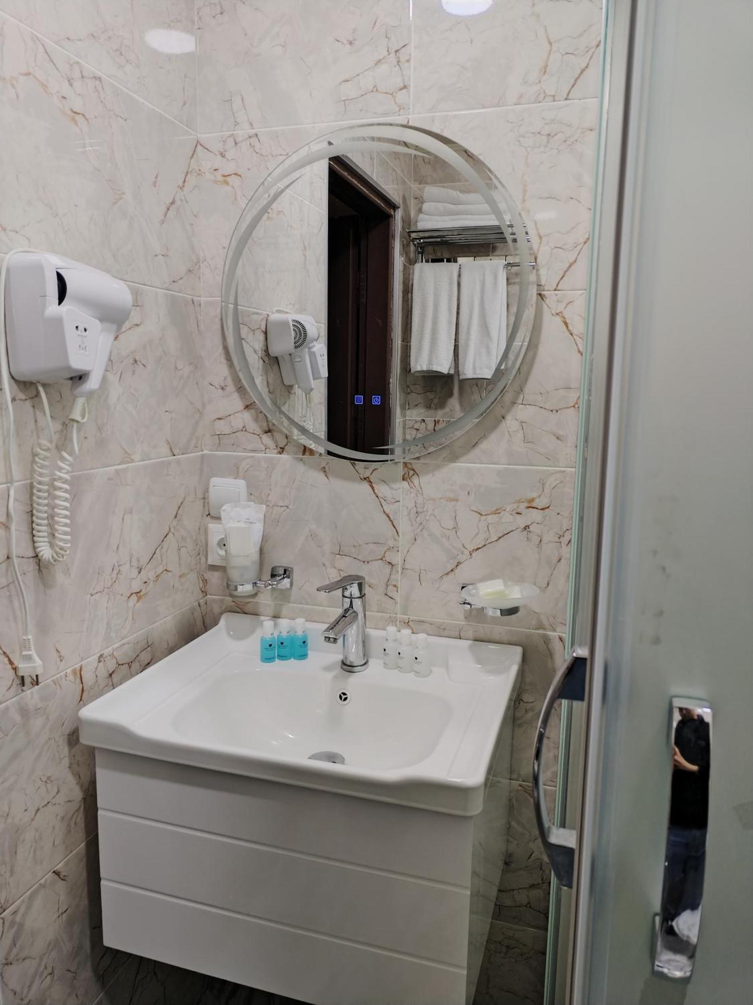 Pera Hotel Bakoe Buitenkant foto